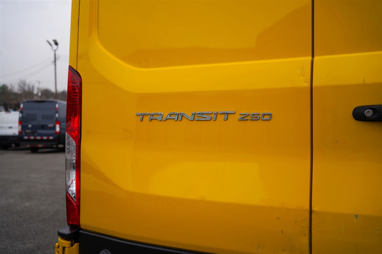 Ford Transit 250 Van High Roof w/Sliding Pass. 148-in. WB EL 2019