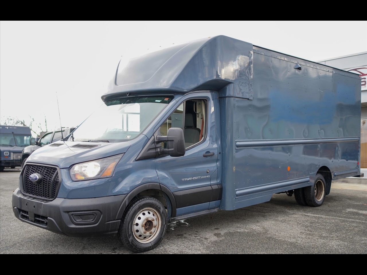 2021 Ford Transit Cutaway Base's photo