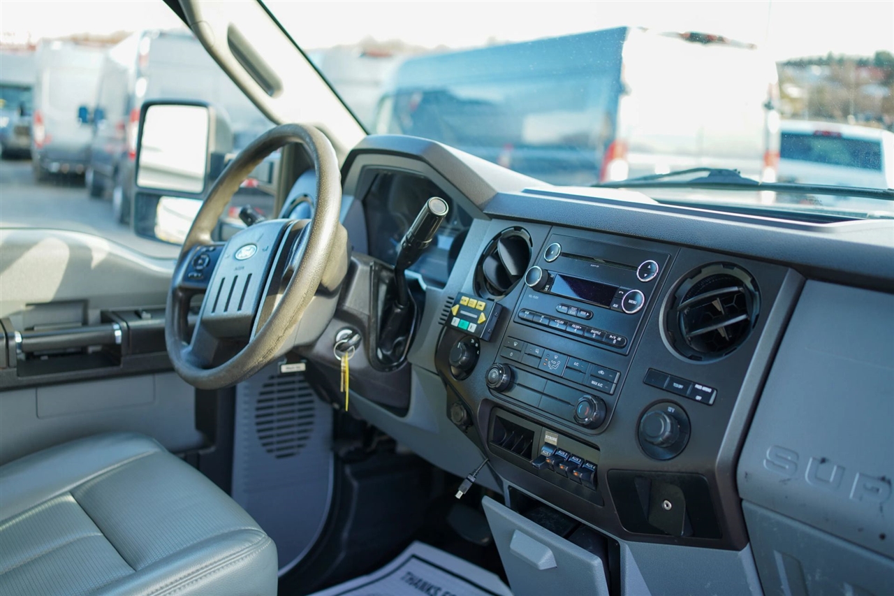 Ford F-450 SD Regular Cab DRW 4WD 2016