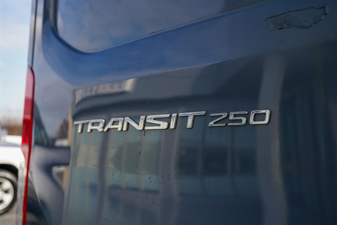 Ford Transit 250 Van High Roof w/Sliding Pass. 148-in. WB EL 2020