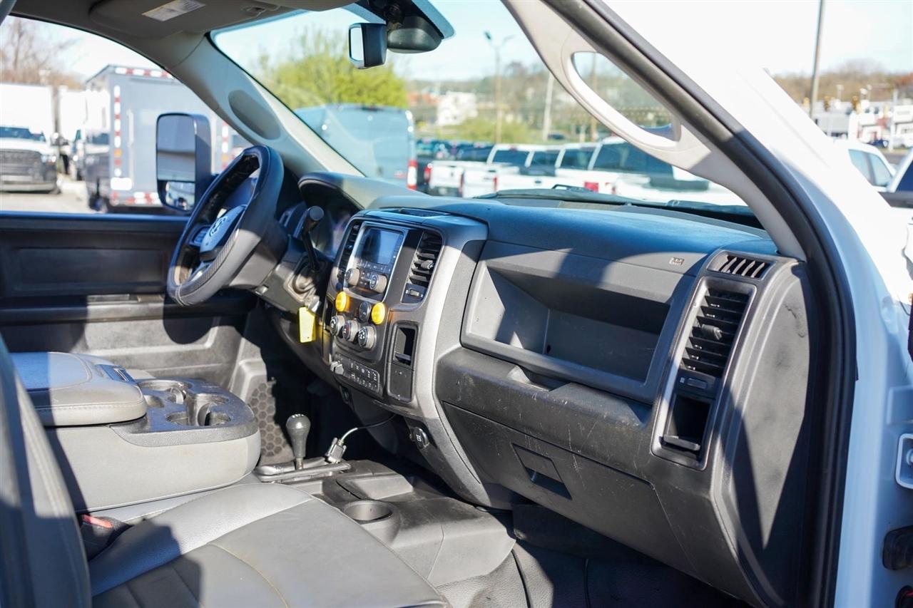 RAM 5500 Crew Cab SWB 4WD DRW 2017