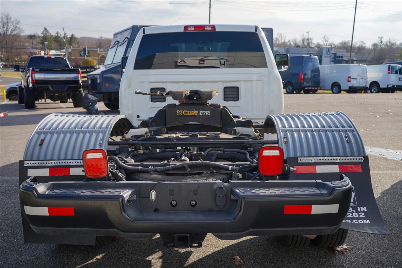 RAM 3500 Tradesman Crew Cab 4WD DRW 2024