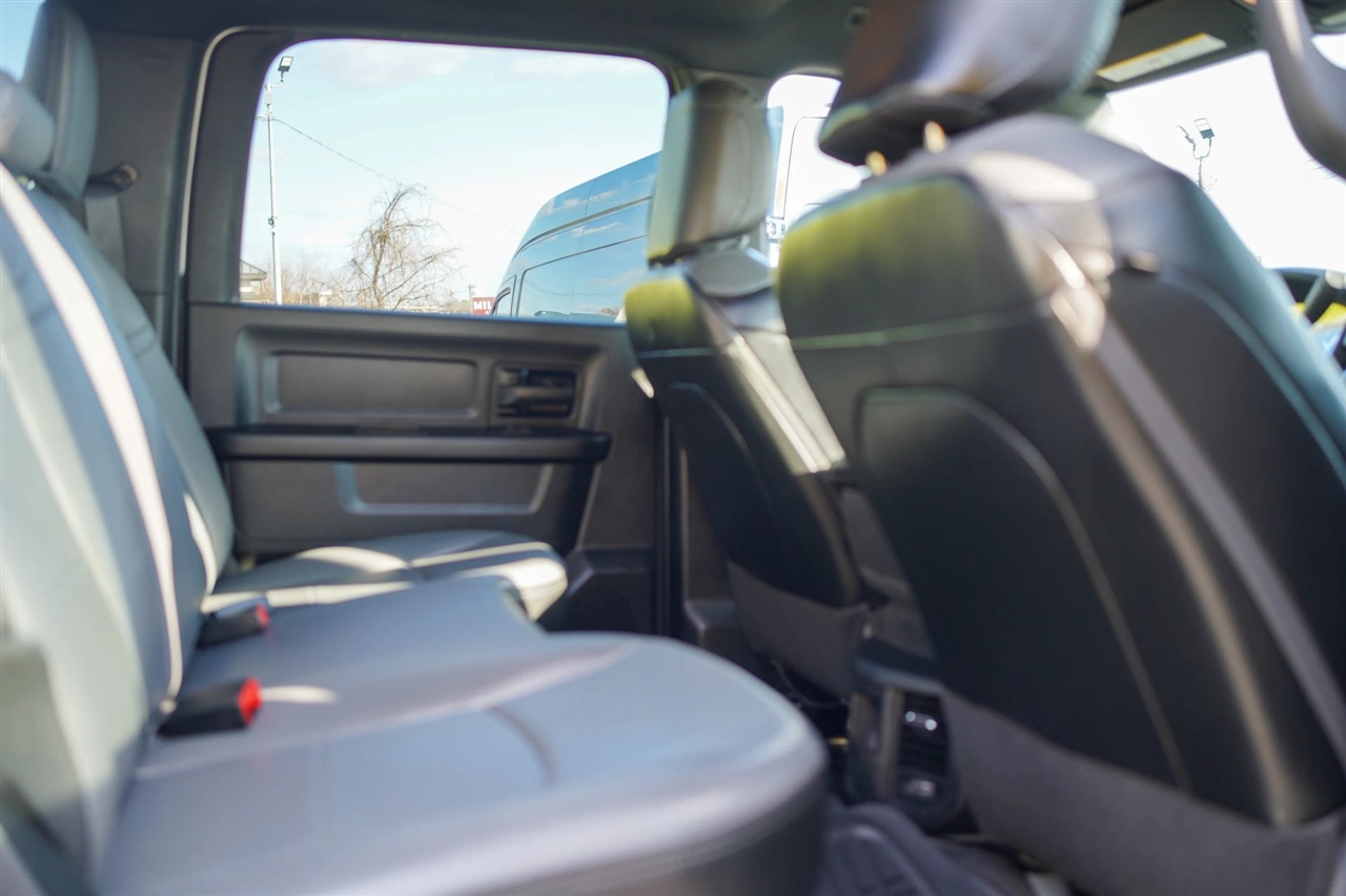 RAM 3500 Tradesman Crew Cab 4WD DRW 2024