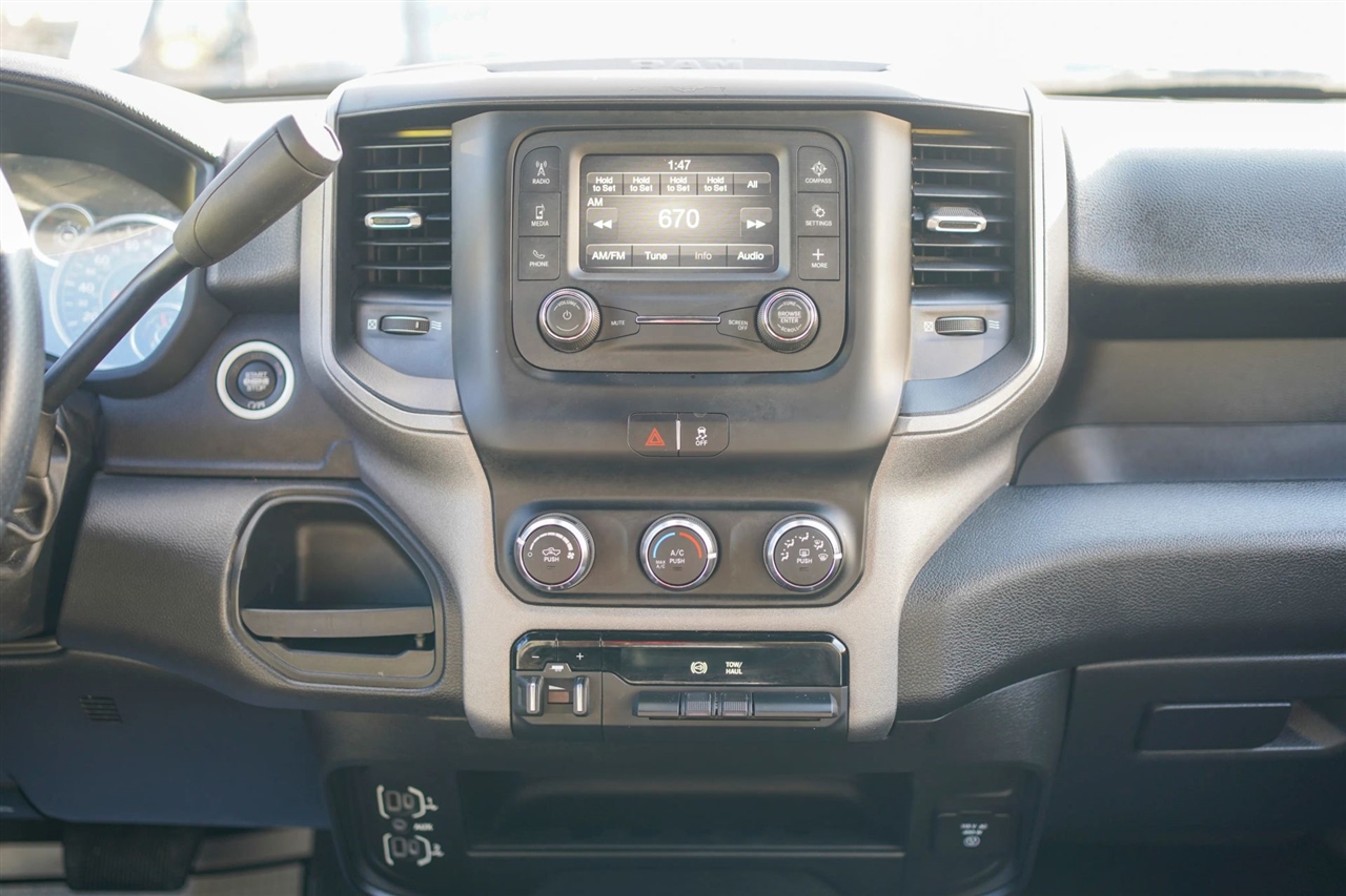 RAM 3500 Tradesman Crew Cab 4WD DRW 2024