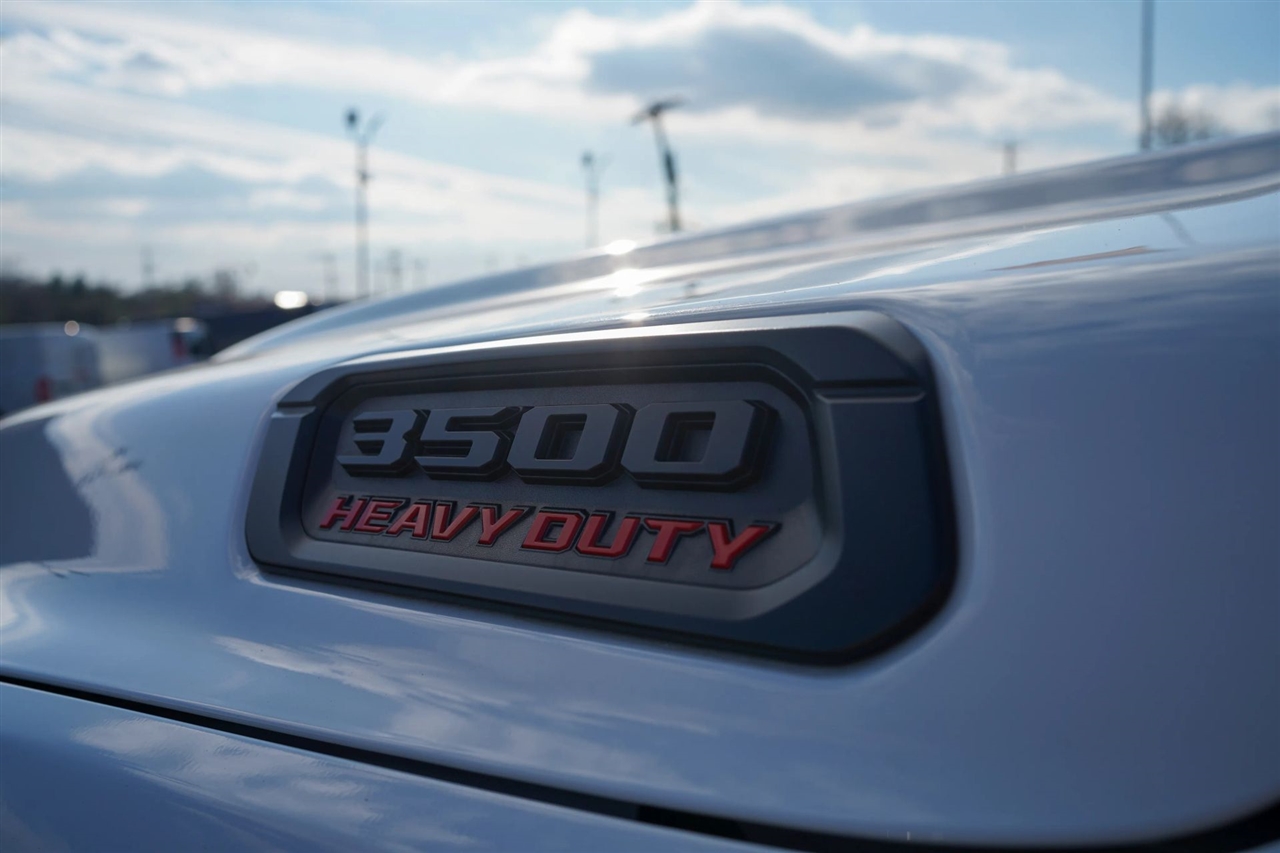 RAM 3500 Tradesman Crew Cab 4WD DRW 2024