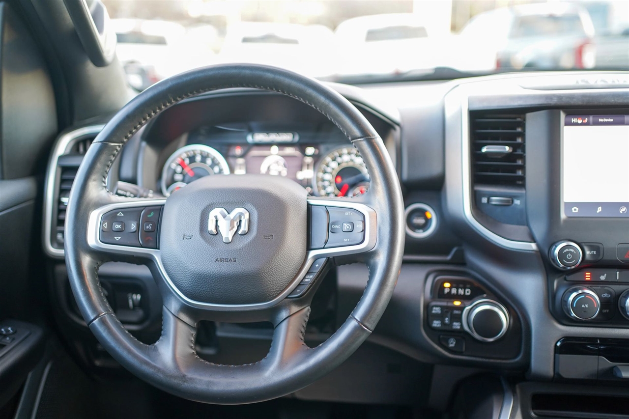 RAM 1500 Big Horn Crew Cab SWB 4WD 2022