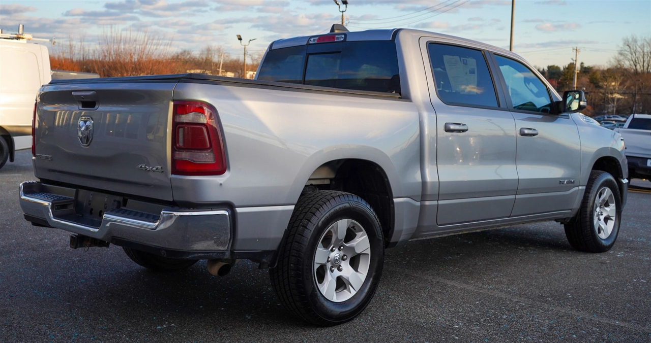 RAM 1500 Big Horn Crew Cab SWB 4WD 2022