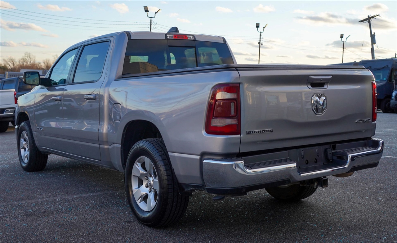 RAM 1500 Big Horn Crew Cab SWB 4WD 2022