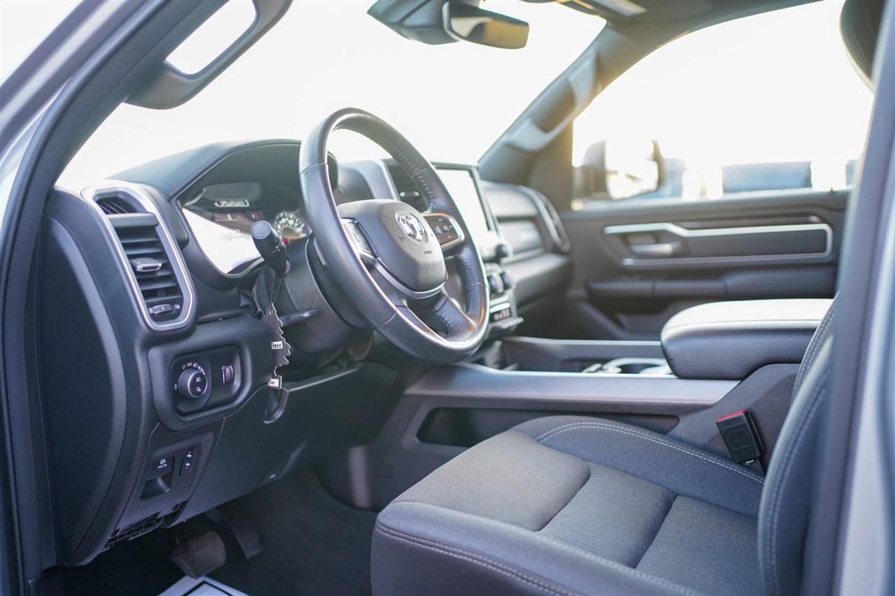 RAM 1500 Big Horn Crew Cab SWB 4WD 2022