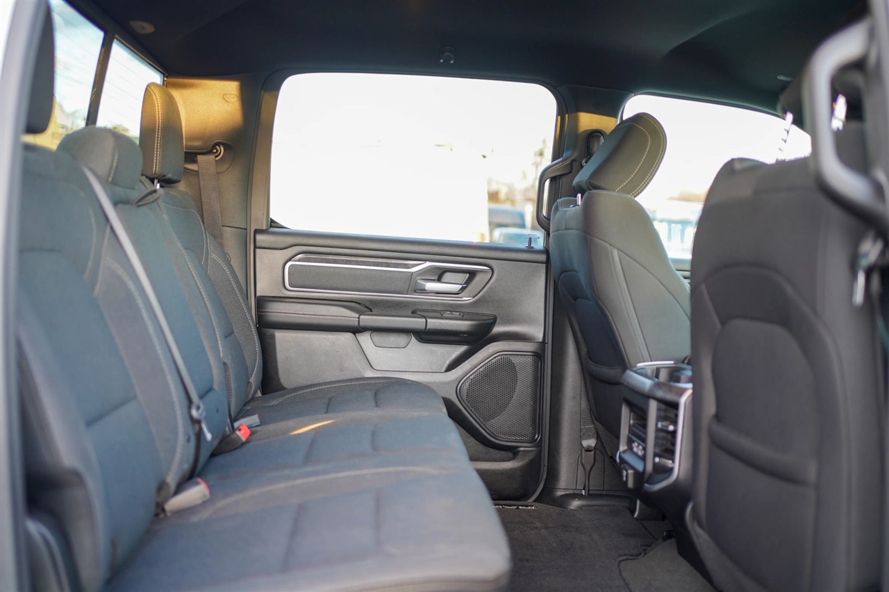 RAM 1500 Big Horn Crew Cab SWB 4WD 2022