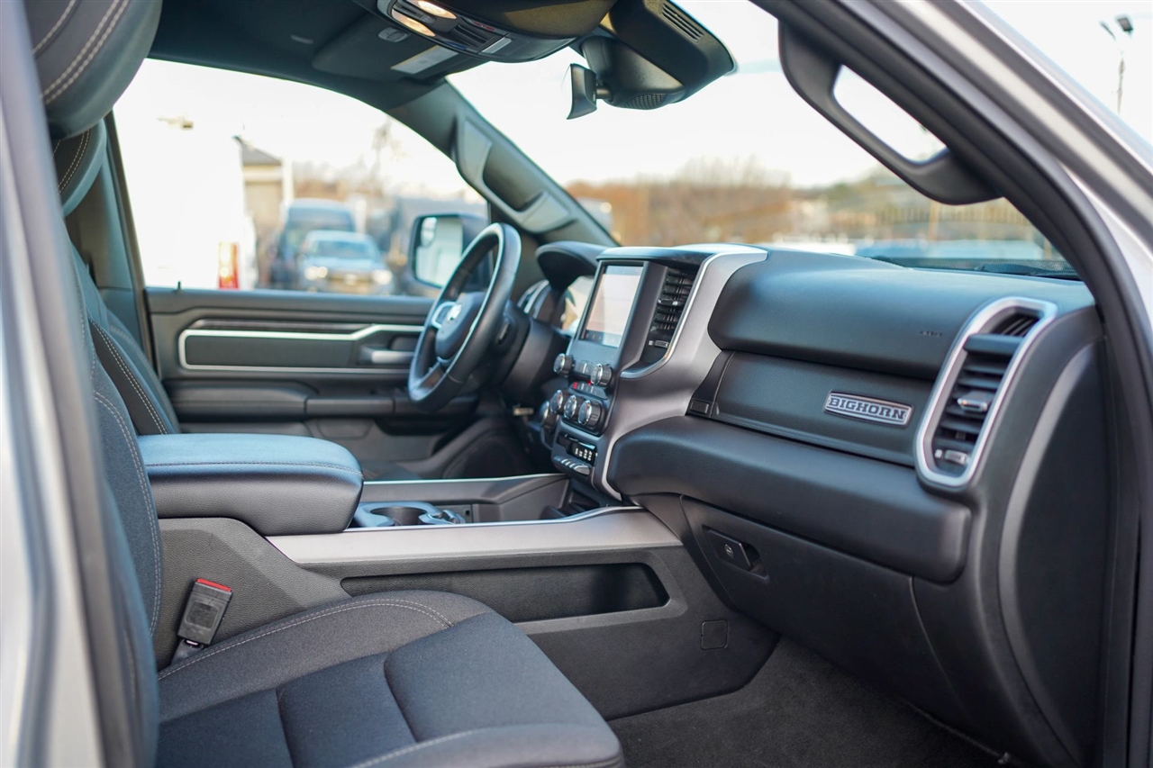 RAM 1500 Big Horn Crew Cab SWB 4WD 2022