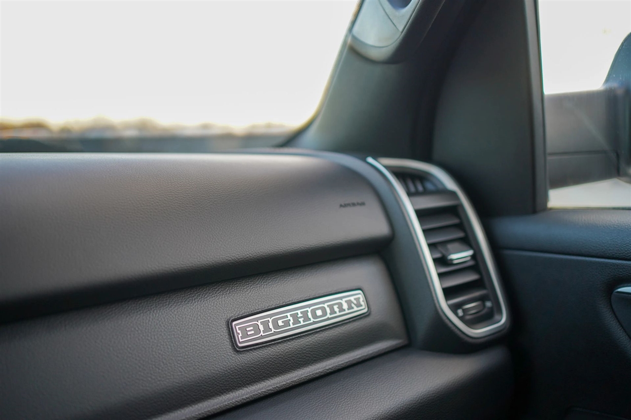 RAM 1500 Big Horn Crew Cab SWB 4WD 2022