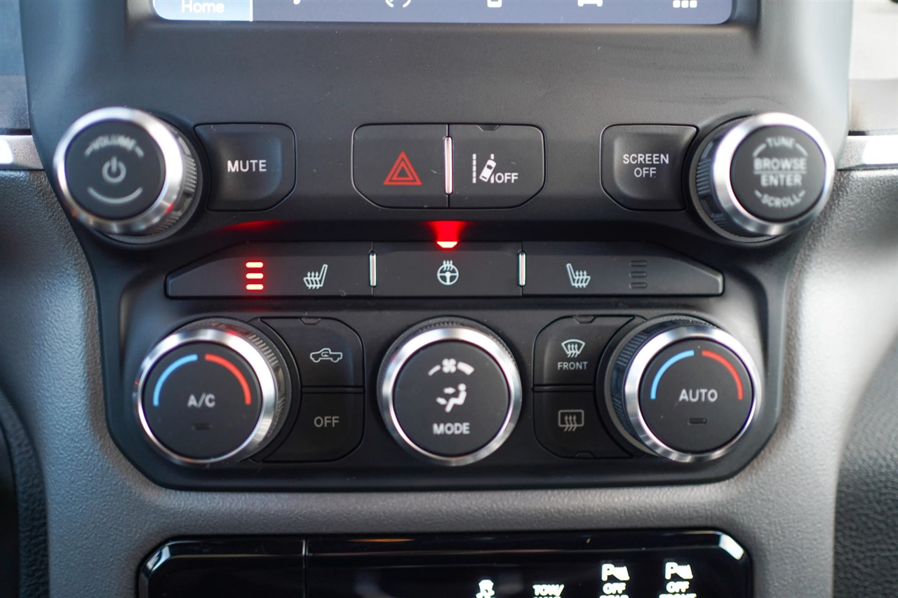 RAM 1500 Big Horn Crew Cab SWB 4WD 2022