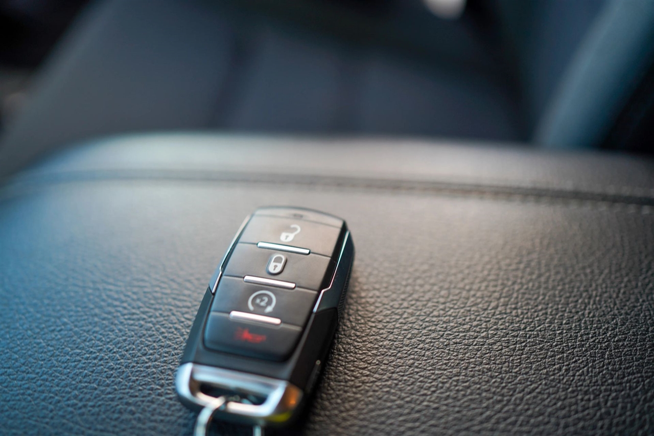 RAM 1500 Big Horn Crew Cab SWB 4WD 2022