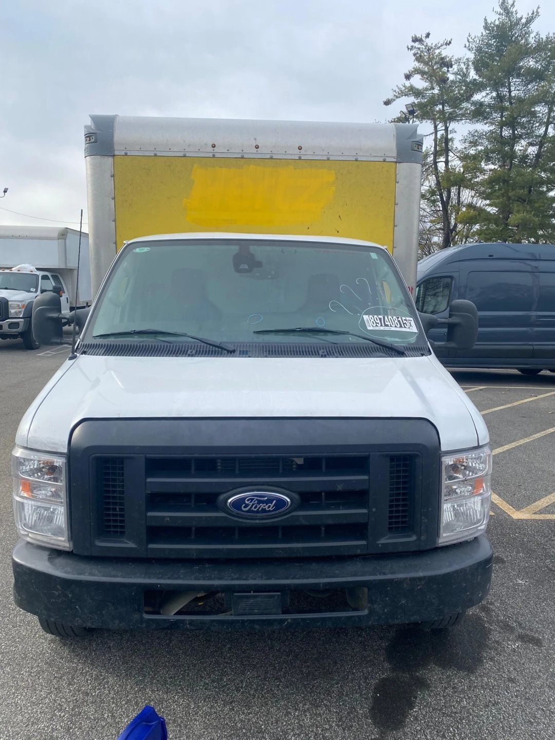 Ford Econoline E-350 Super Duty 2024