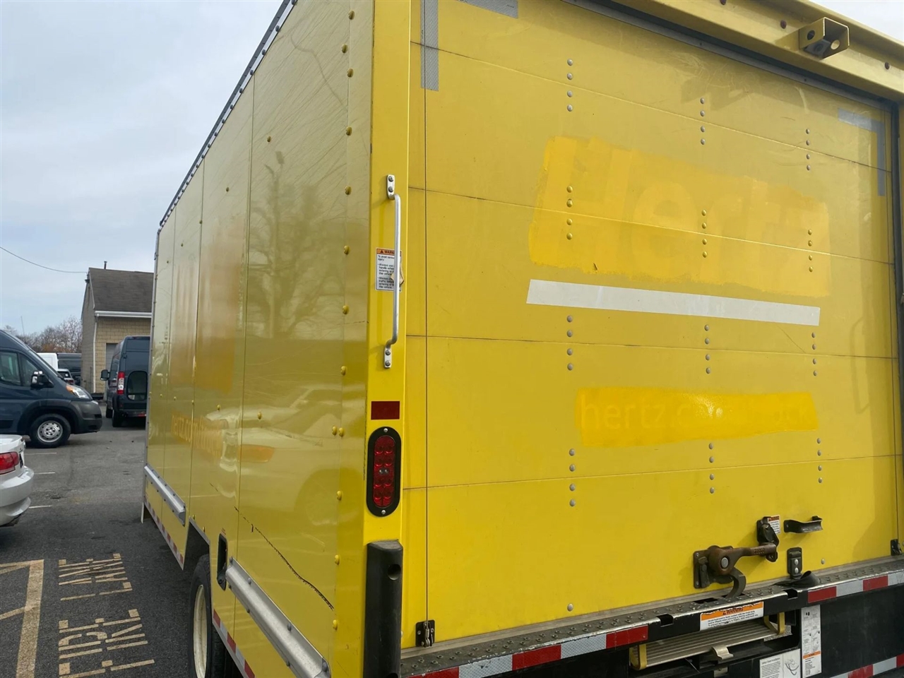 Ford Econoline E-350 Super Duty 2024