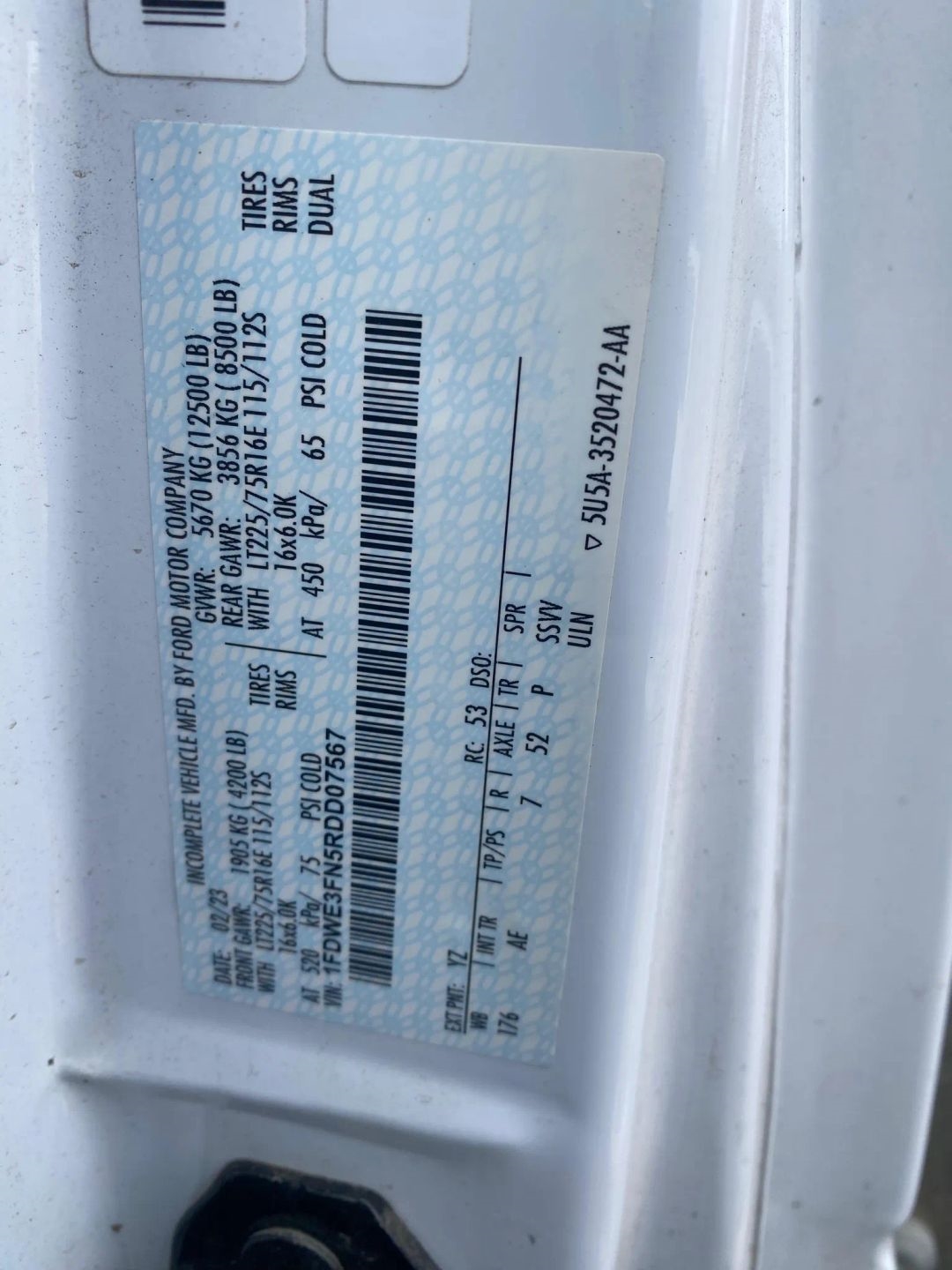 Ford Econoline E-350 Super Duty 2024