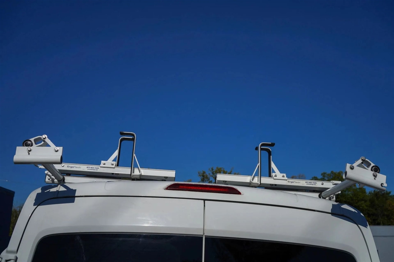 Ford Transit 150 Wagon Med. Roof XLT w/Sliding Pass. 130-in. WB 2017