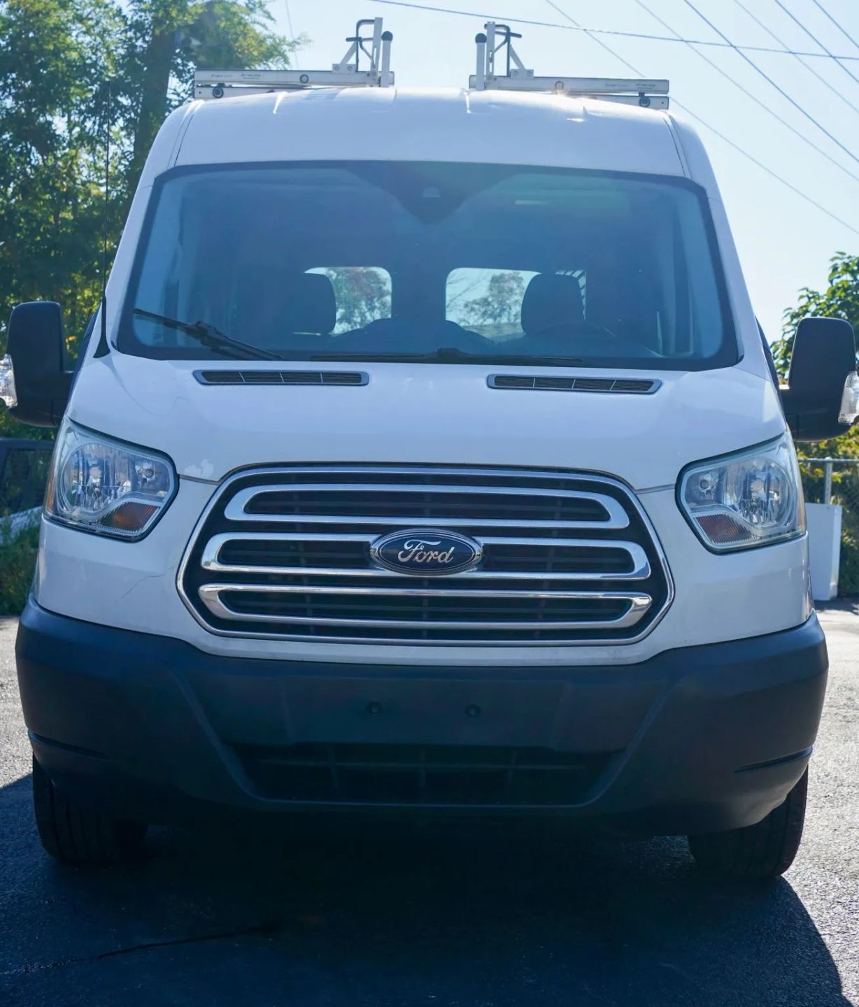 Ford Transit 150 Wagon Med. Roof XLT w/Sliding Pass. 130-in. WB 2017