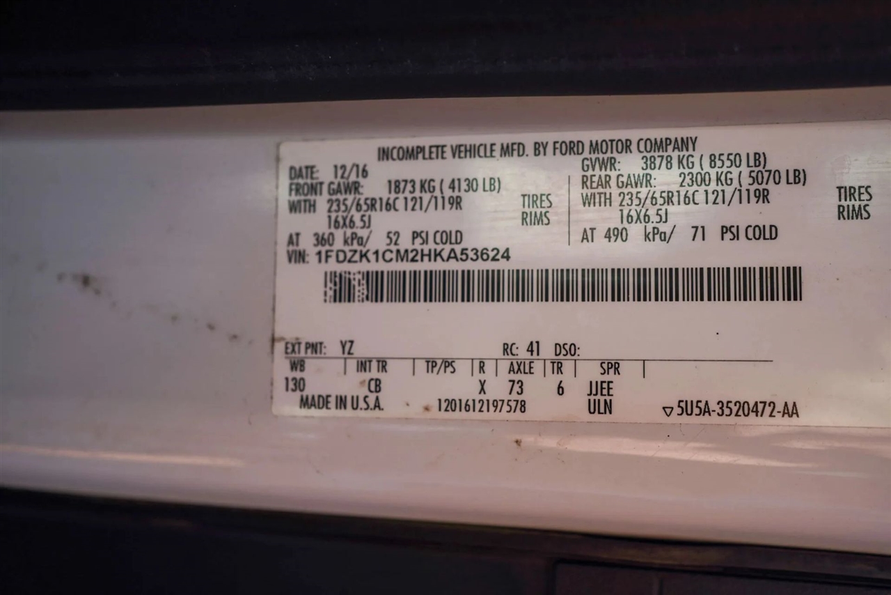 Ford Transit 150 Wagon Med. Roof XLT w/Sliding Pass. 130-in. WB 2017