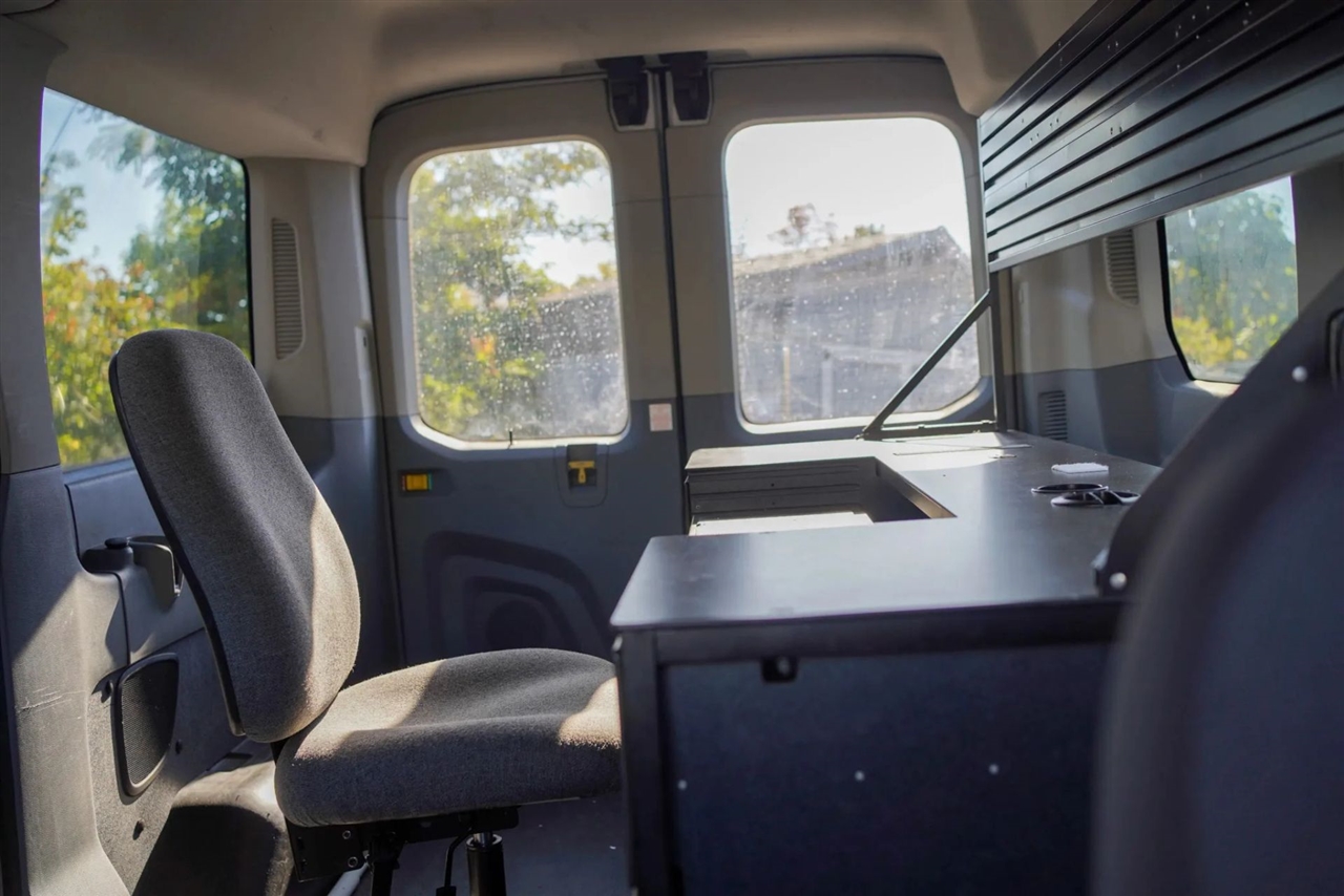 Ford Transit 150 Wagon Med. Roof XLT w/Sliding Pass. 130-in. WB 2017