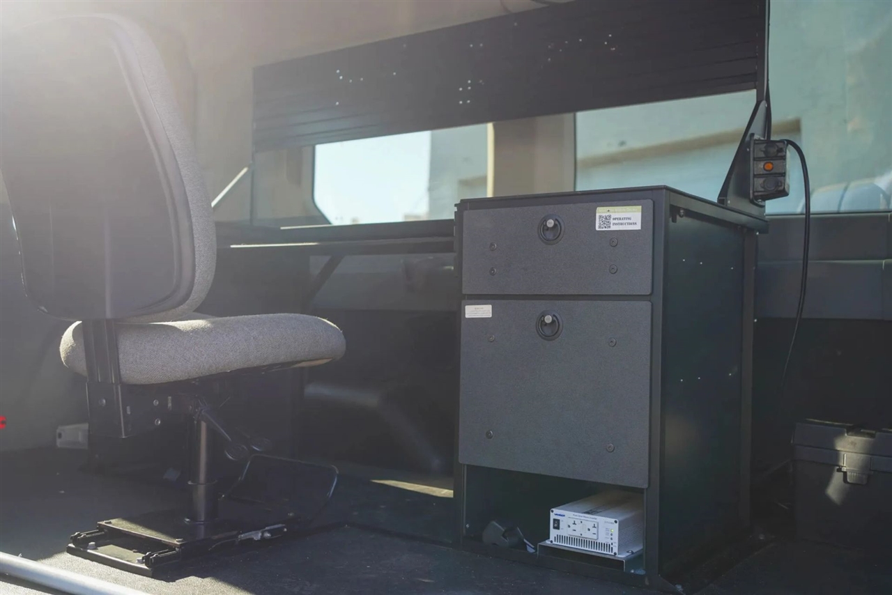 Ford Transit 150 Wagon Med. Roof XLT w/Sliding Pass. 130-in. WB 2017