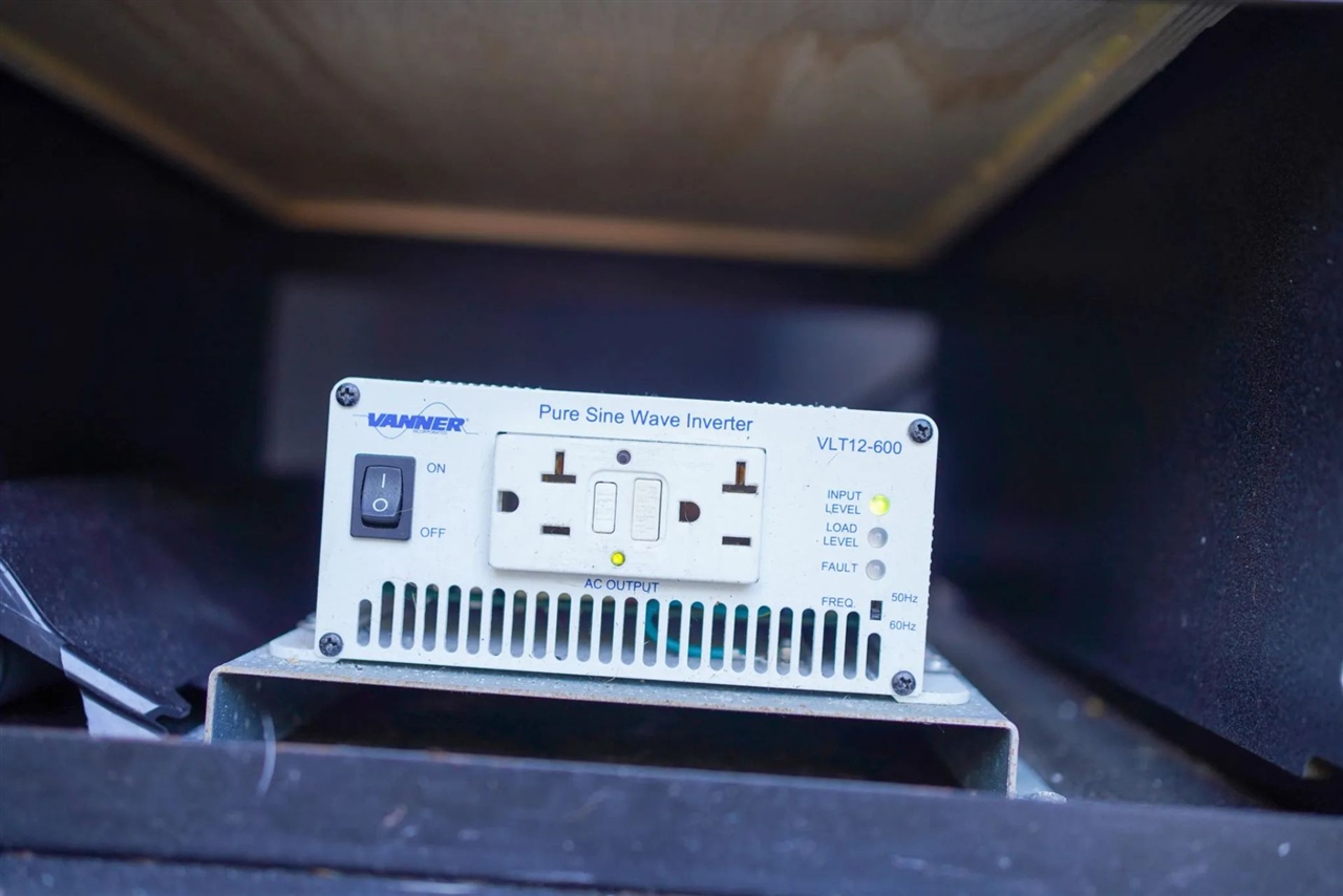 Ford Transit 150 Wagon Med. Roof XLT w/Sliding Pass. 130-in. WB 2017