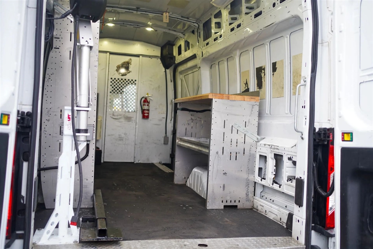 Ford Transit 350 Van HD High Roof w/Pass. Slide 148-in. WB EL 2017