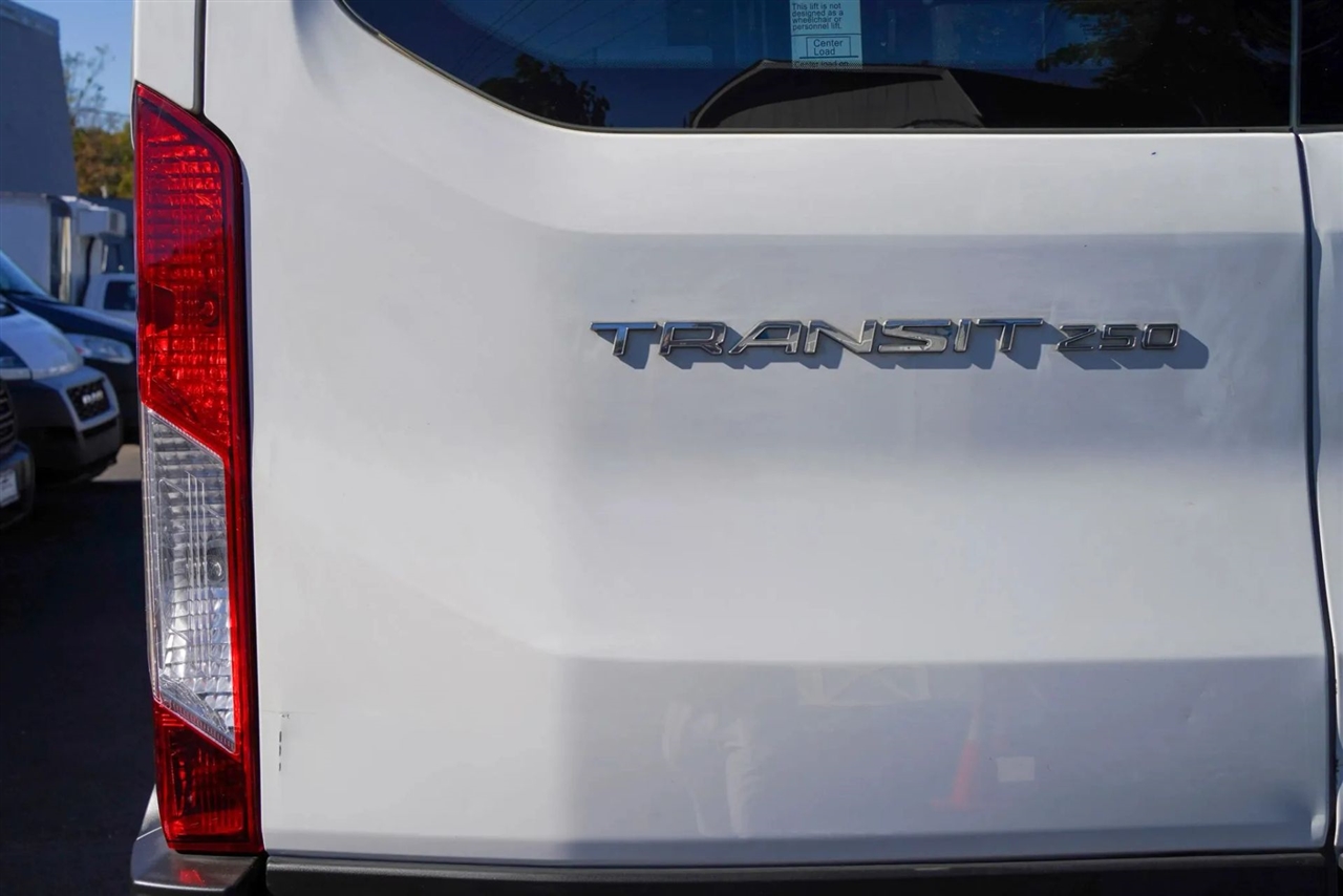 Ford Transit 250 Van Low Roof 60/40 Pass.130-in. WB 2019