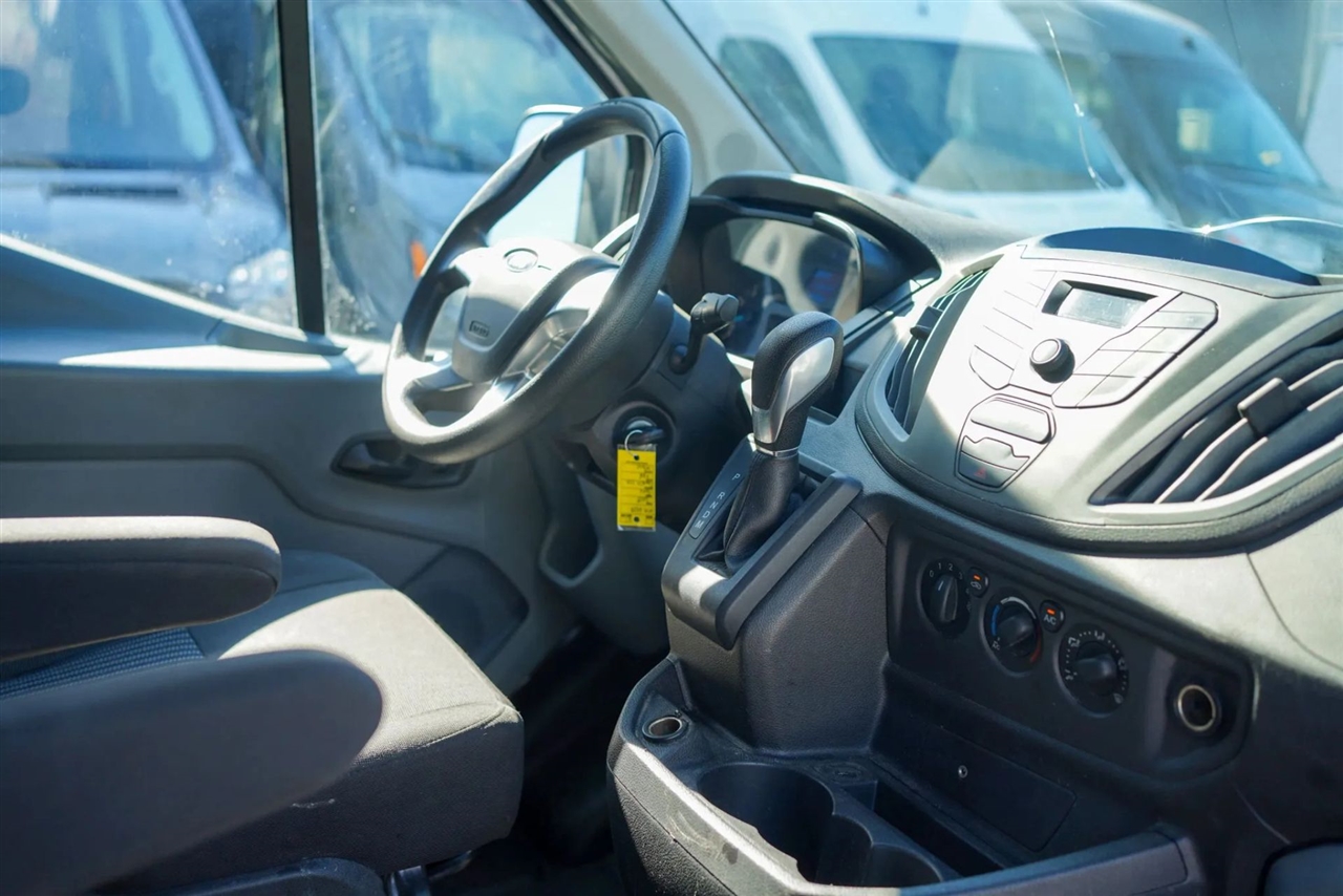 Ford Transit 250 Van Low Roof 60/40 Pass.130-in. WB 2019