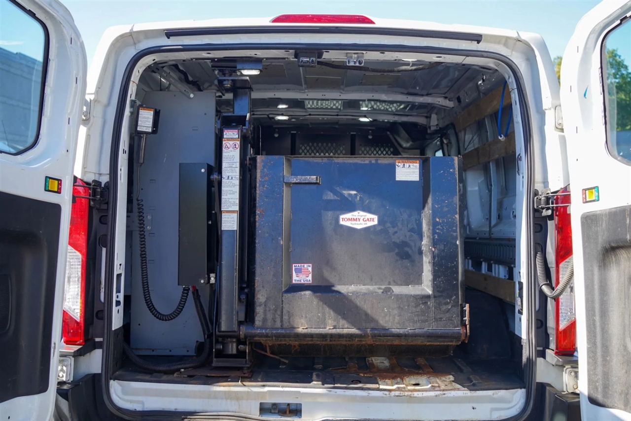 Ford Transit 250 Van Low Roof 60/40 Pass.130-in. WB 2019