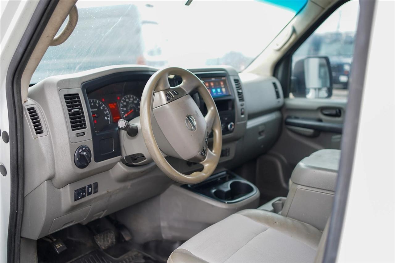 Nissan NV Cargo 2500 HD SV V6 2020