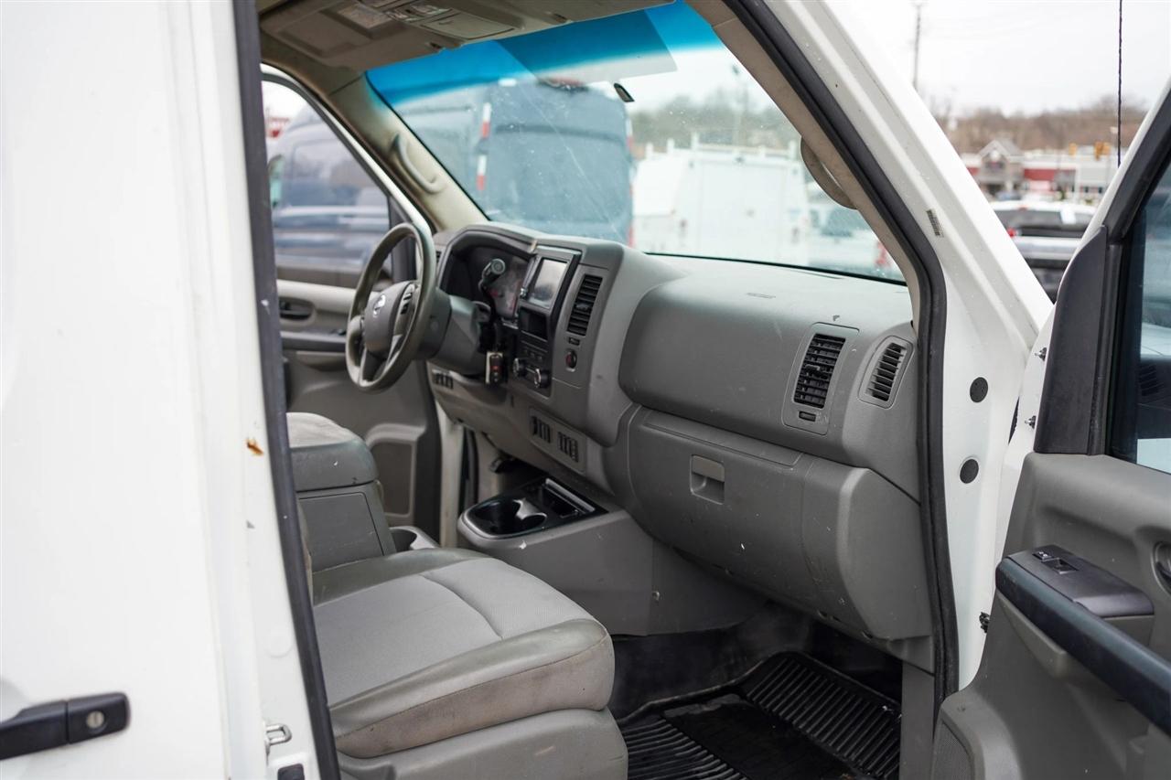 Nissan NV Cargo 2500 HD SV V6 2020