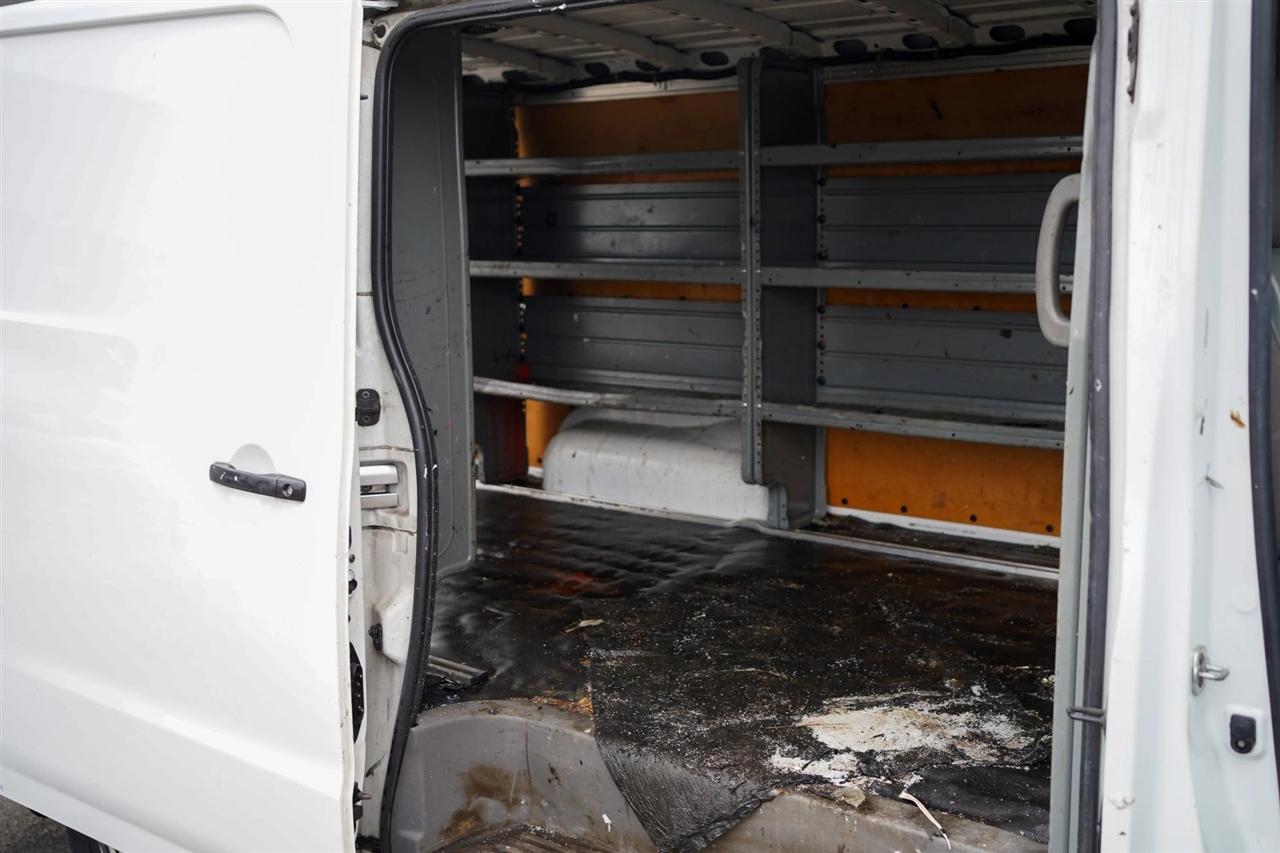 Nissan NV Cargo 2500 HD SV V6 2020