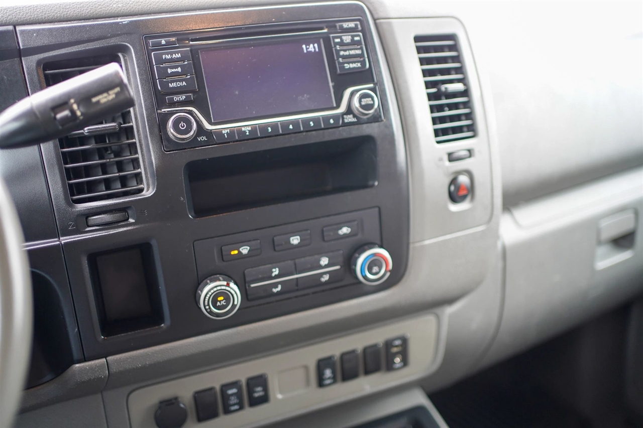 Nissan NV Cargo 2500 HD SV V8 High Roof 2018