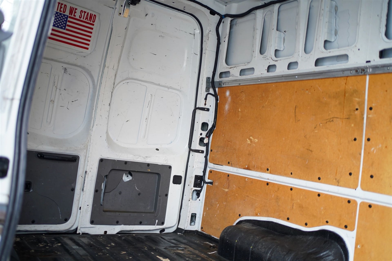 Nissan NV Cargo 2500 HD SV V8 High Roof 2018