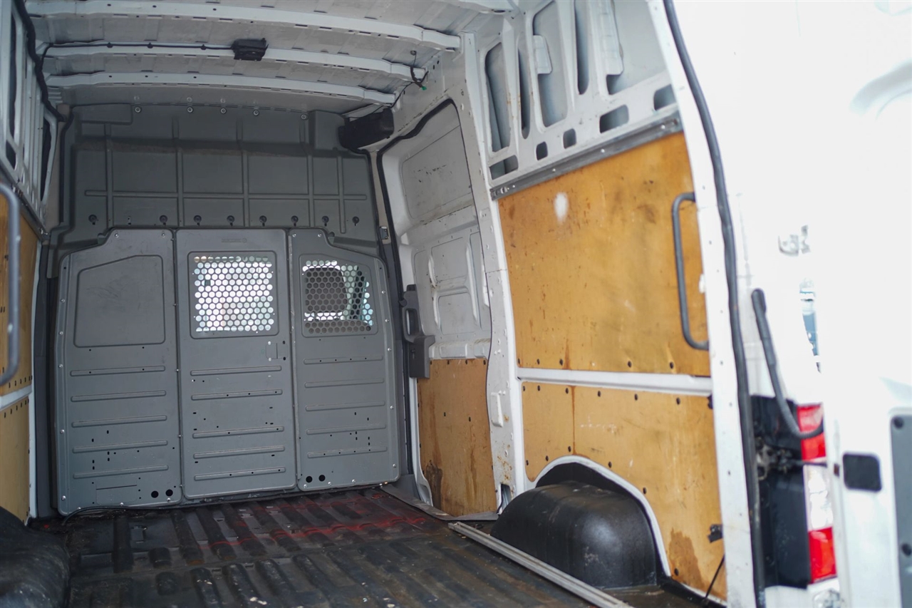 Nissan NV Cargo 2500 HD SV V8 High Roof 2018