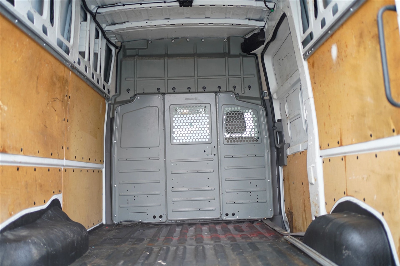 Nissan NV Cargo 2500 HD SV V8 High Roof 2018