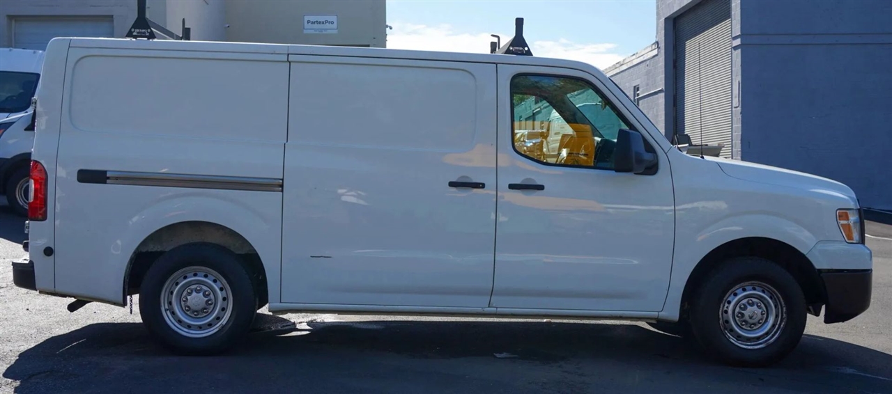 Nissan NV Cargo 2500 HD S V6 2017