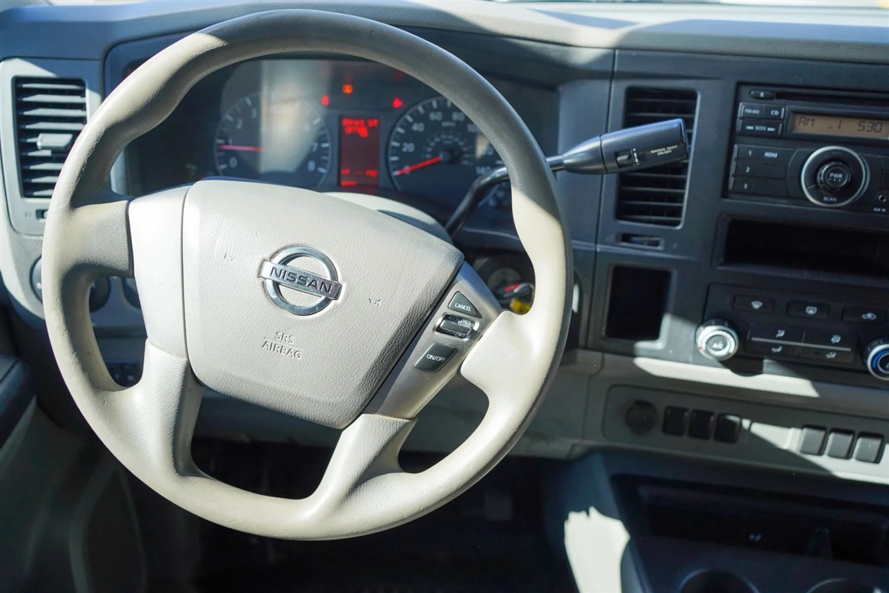 Nissan NV Cargo 2500 HD S V6 2017