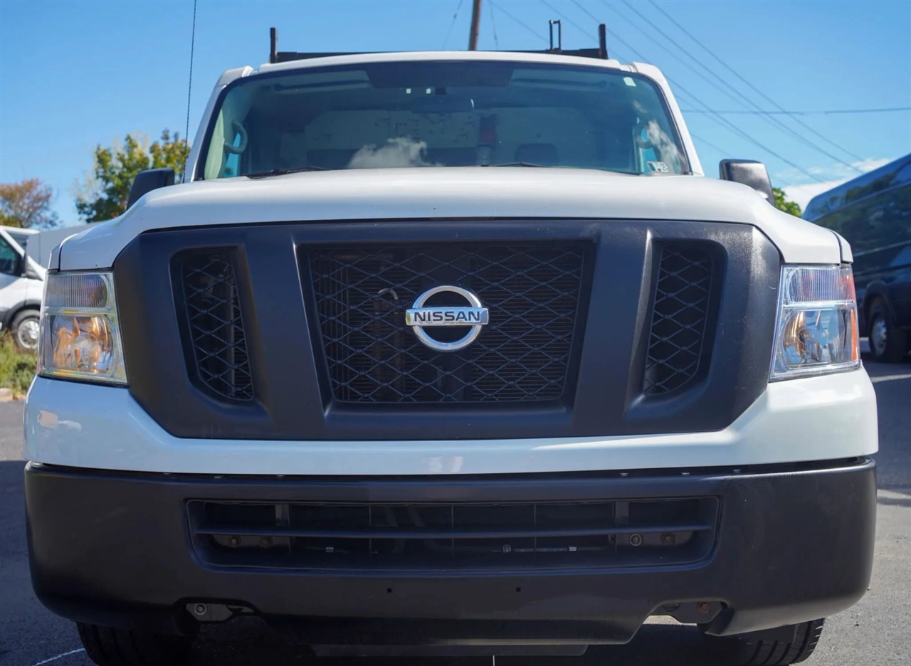 Nissan NV Cargo 2500 HD S V6 2017