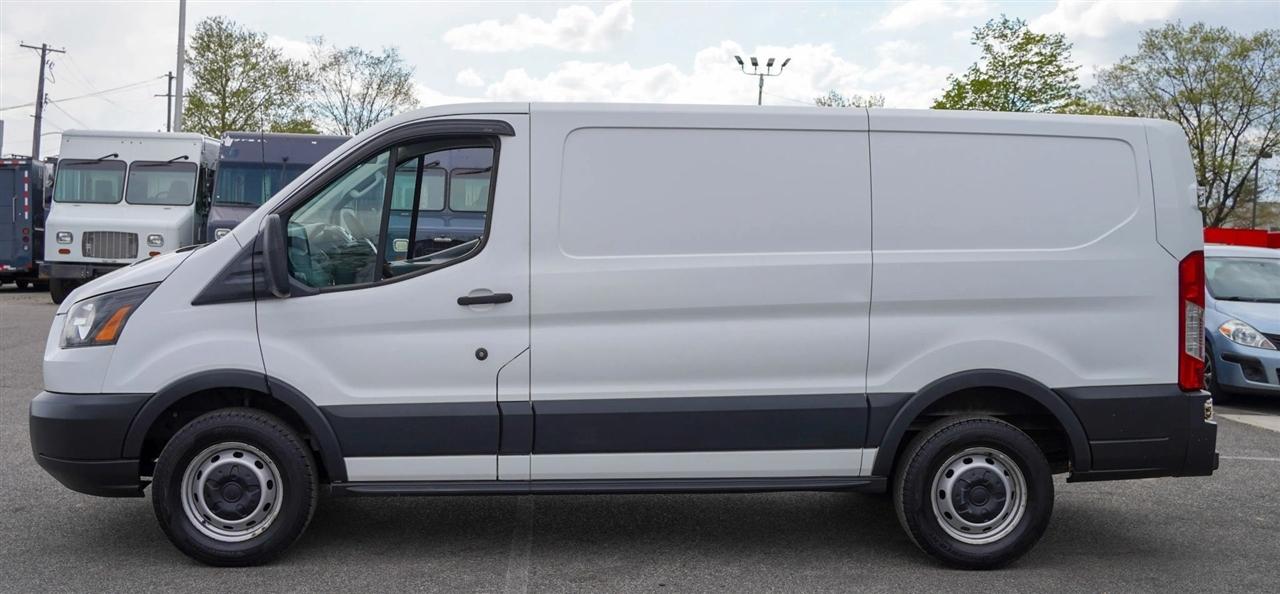 Ford Transit 250 Van Low Roof 60/40 Pass.130-in. WB 2018