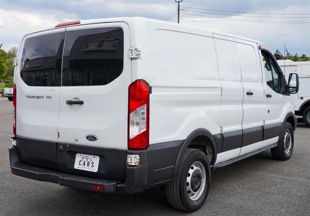 Ford Transit 250 Van Low Roof 60/40 Pass.130-in. WB 2018