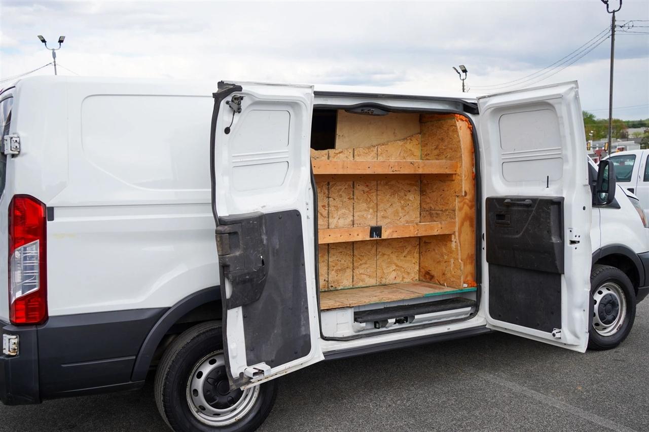 Ford Transit 250 Van Low Roof 60/40 Pass.130-in. WB 2018