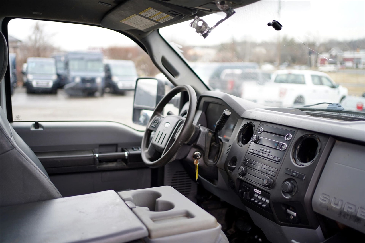 Ford F-550 Crew Cab DRW 4WD 2016