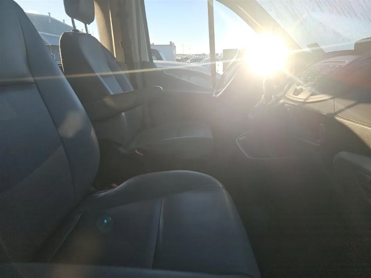 Ford Transit 150 Wagon Low Roof XL 60/40 Pass. 130-in. WB 2018