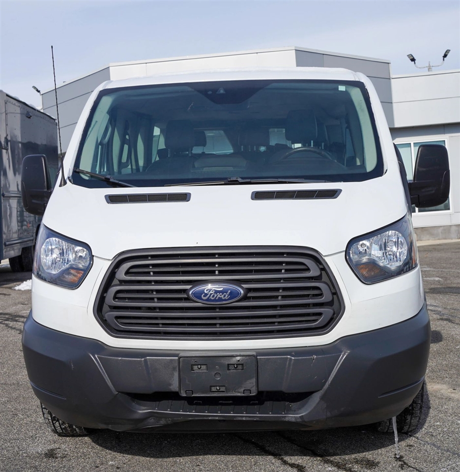 Ford Transit 150 Wagon Low Roof XL 60/40 Pass. 130-in. WB 2018