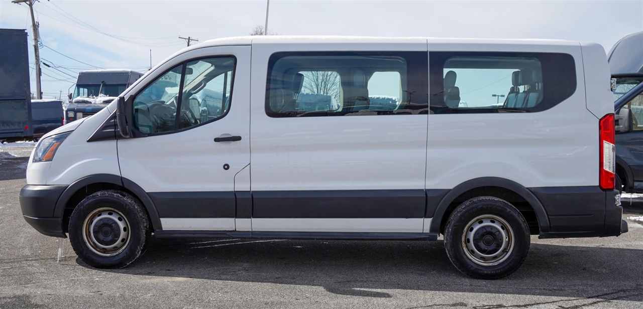 Ford Transit 150 Wagon Low Roof XL 60/40 Pass. 130-in. WB 2018