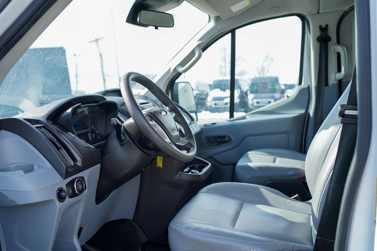 Ford Transit 150 Wagon Low Roof XL 60/40 Pass. 130-in. WB 2018