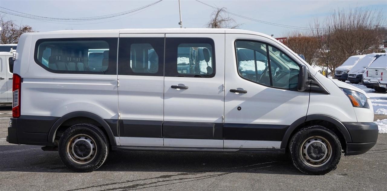 Ford Transit 150 Wagon Low Roof XL 60/40 Pass. 130-in. WB 2018
